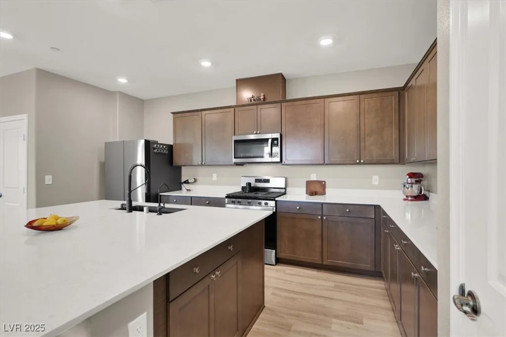 2405 Bellinzona, Henderson, NV 89044