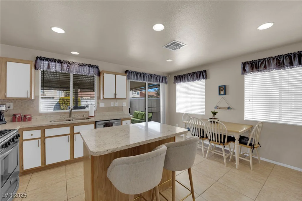 5846 Dana Rogers, Las Vegas, NV 89110