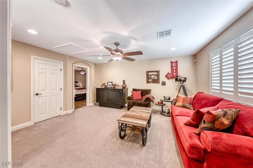 454 White Heart, Las Vegas, NV 89148