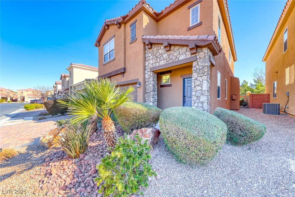 454 White Heart, Las Vegas, NV 89148