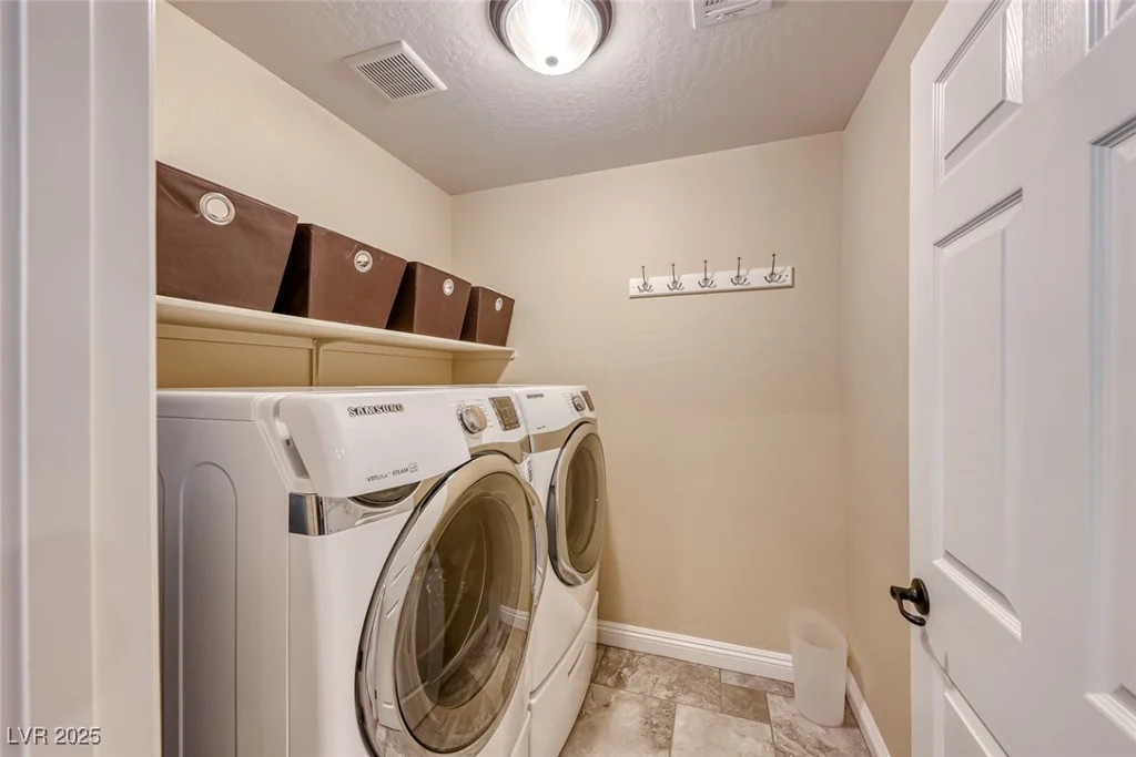454 White Heart, Las Vegas, NV 89148