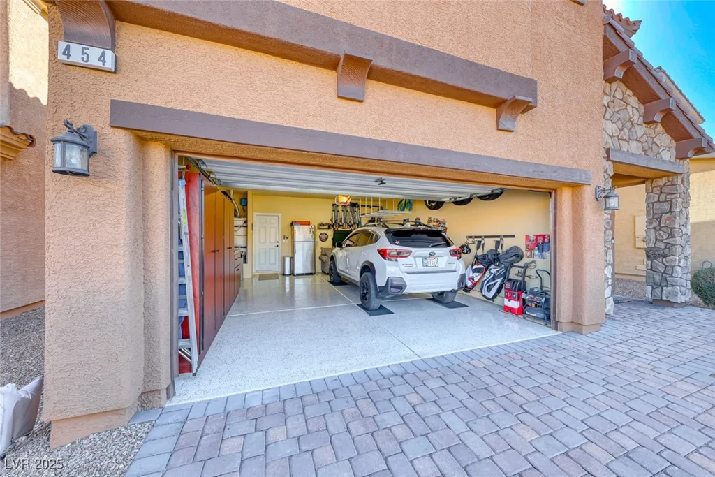 454 White Heart, Las Vegas, NV 89148