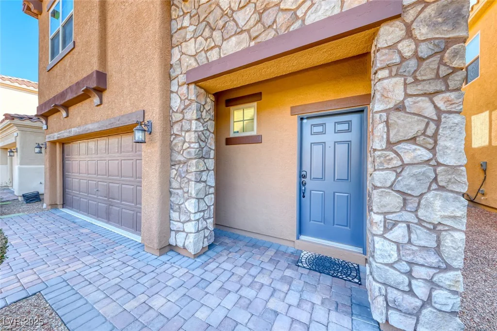 454 White Heart, Las Vegas, NV 89148