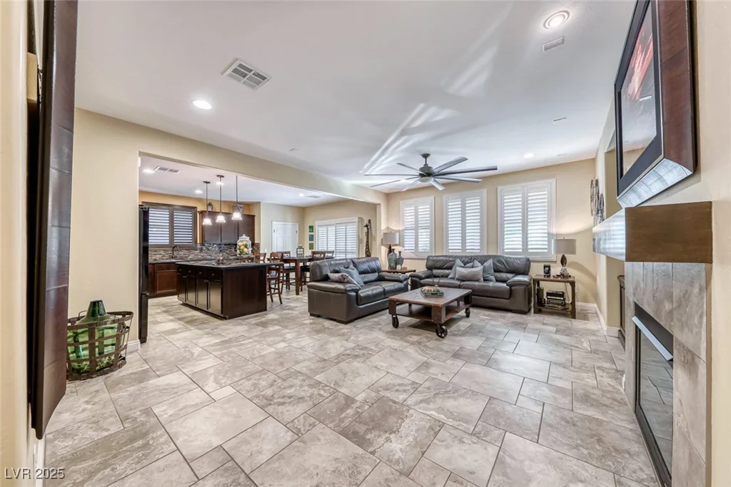 454 White Heart, Las Vegas, NV 89148