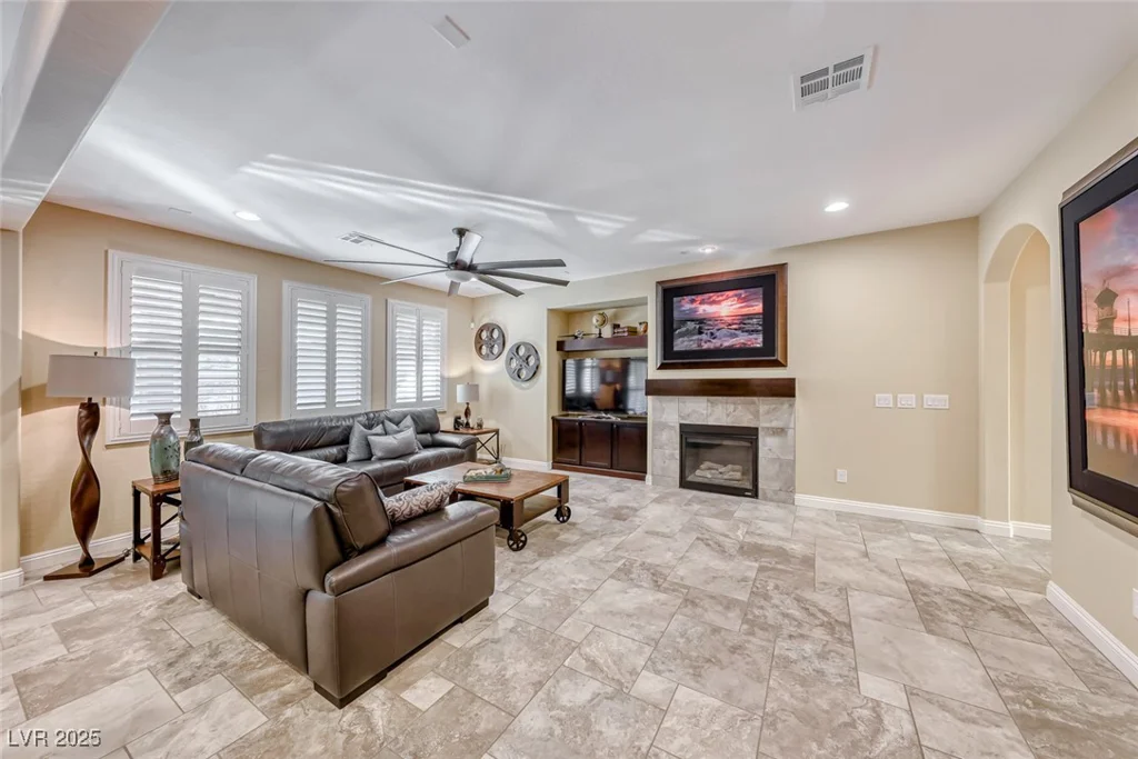 454 White Heart, Las Vegas, NV 89148