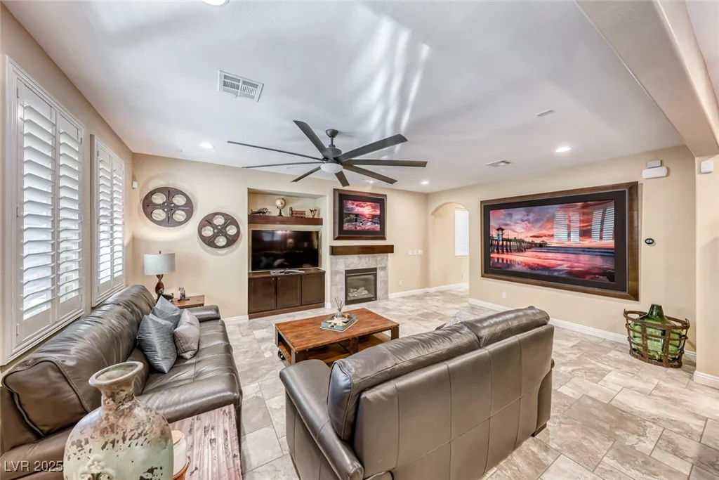 454 White Heart, Las Vegas, NV 89148