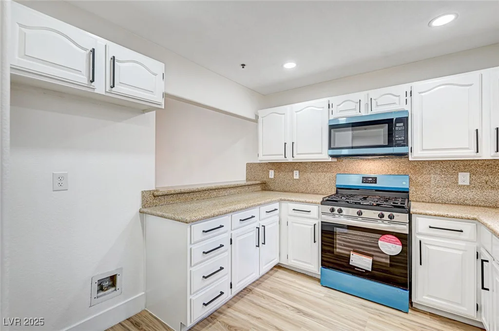 2851 Valley View, Las Vegas, NV 89102