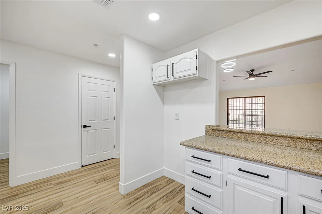 2851 Valley View, Las Vegas, NV 89102