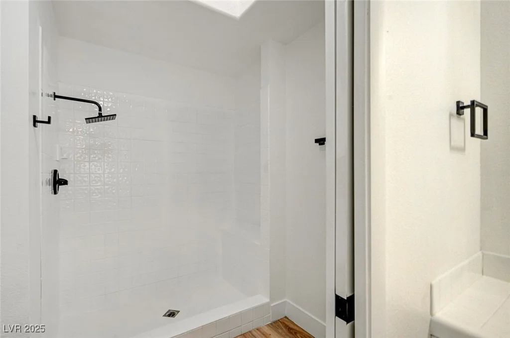 2851 Valley View, Las Vegas, NV 89102