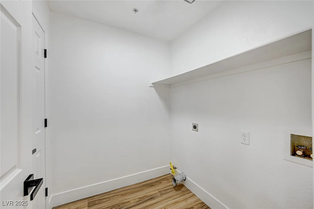 2851 Valley View, Las Vegas, NV 89102