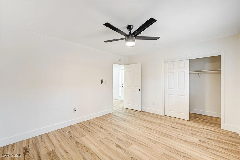 2851 Valley View, Las Vegas, NV 89102