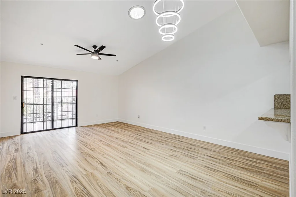 2851 Valley View, Las Vegas, NV 89102
