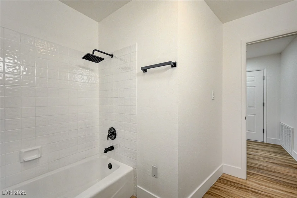 2851 Valley View, Las Vegas, NV 89102