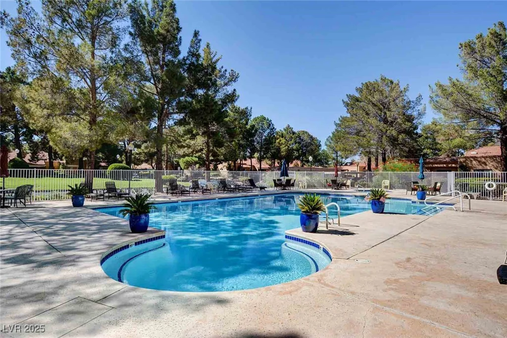 2851 Valley View, Las Vegas, NV 89102