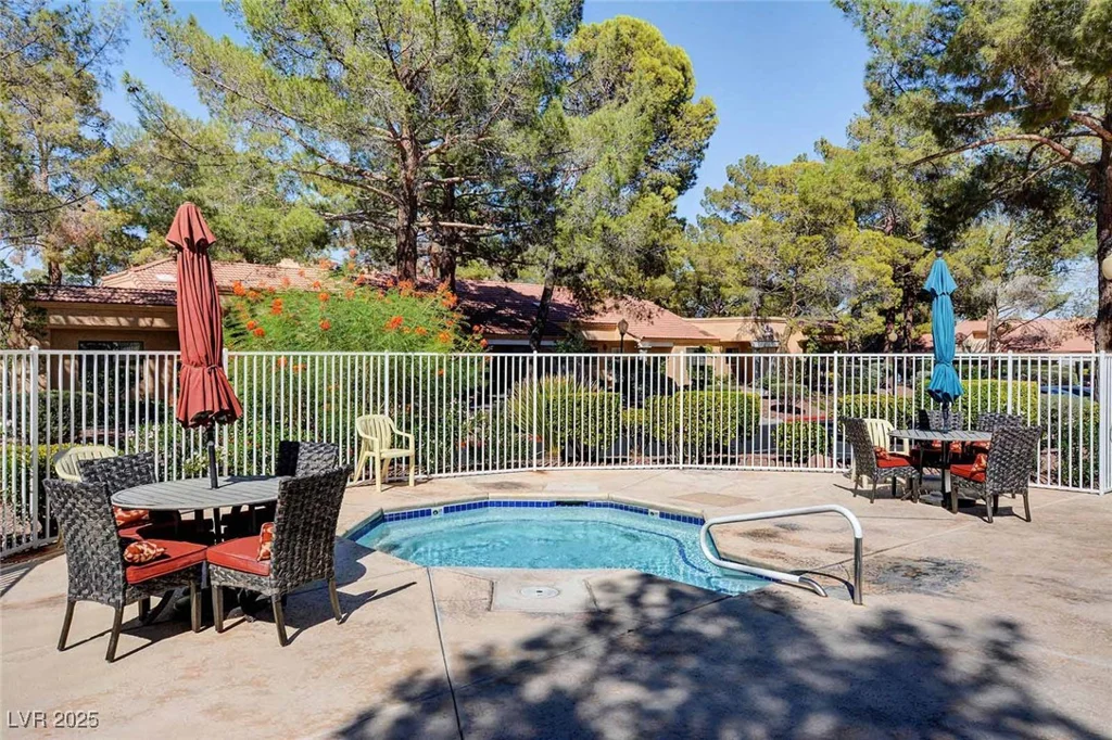 2851 Valley View, Las Vegas, NV 89102