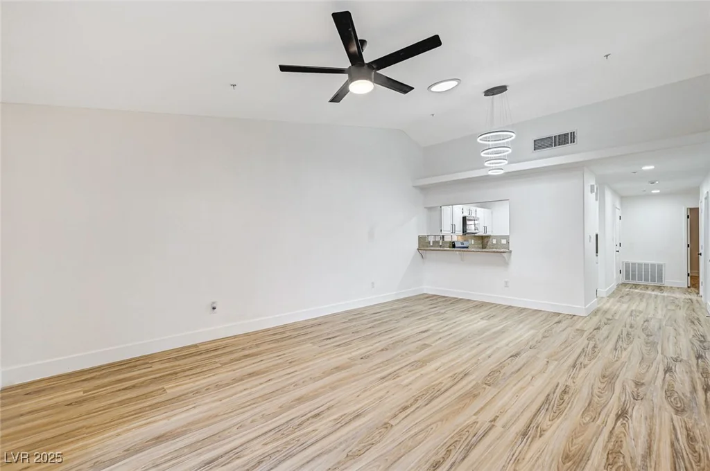 2851 Valley View, Las Vegas, NV 89102