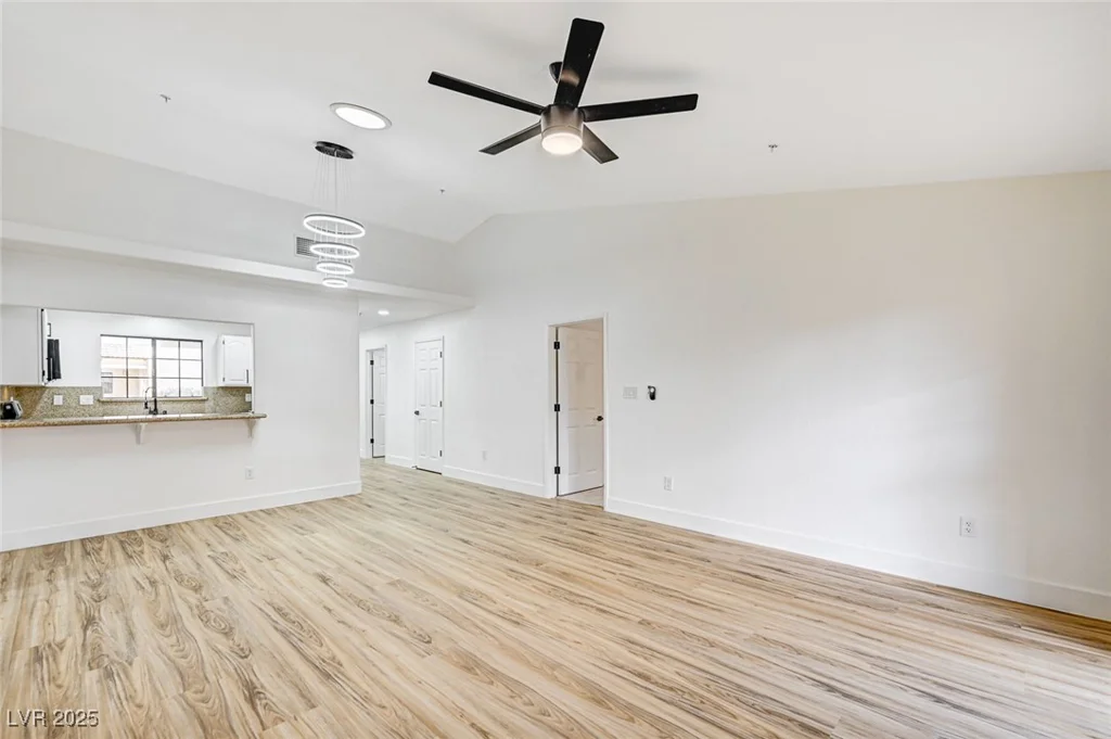 2851 Valley View, Las Vegas, NV 89102