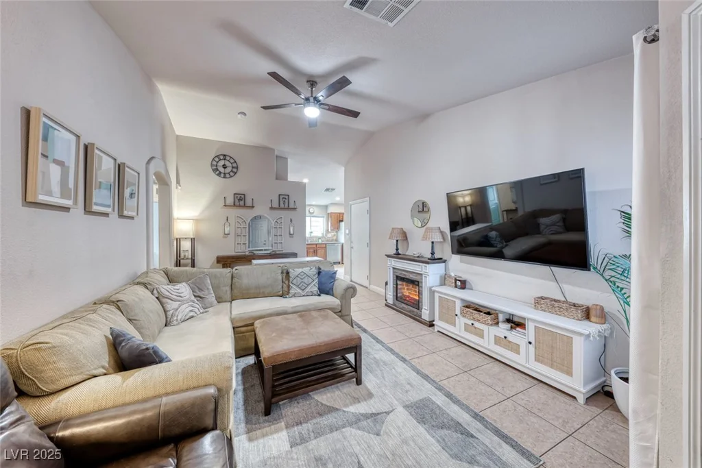 8519 Little Fox, Las Vegas, NV 89123