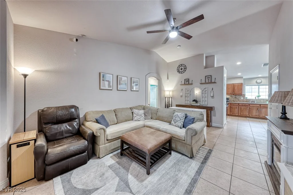 8519 Little Fox, Las Vegas, NV 89123