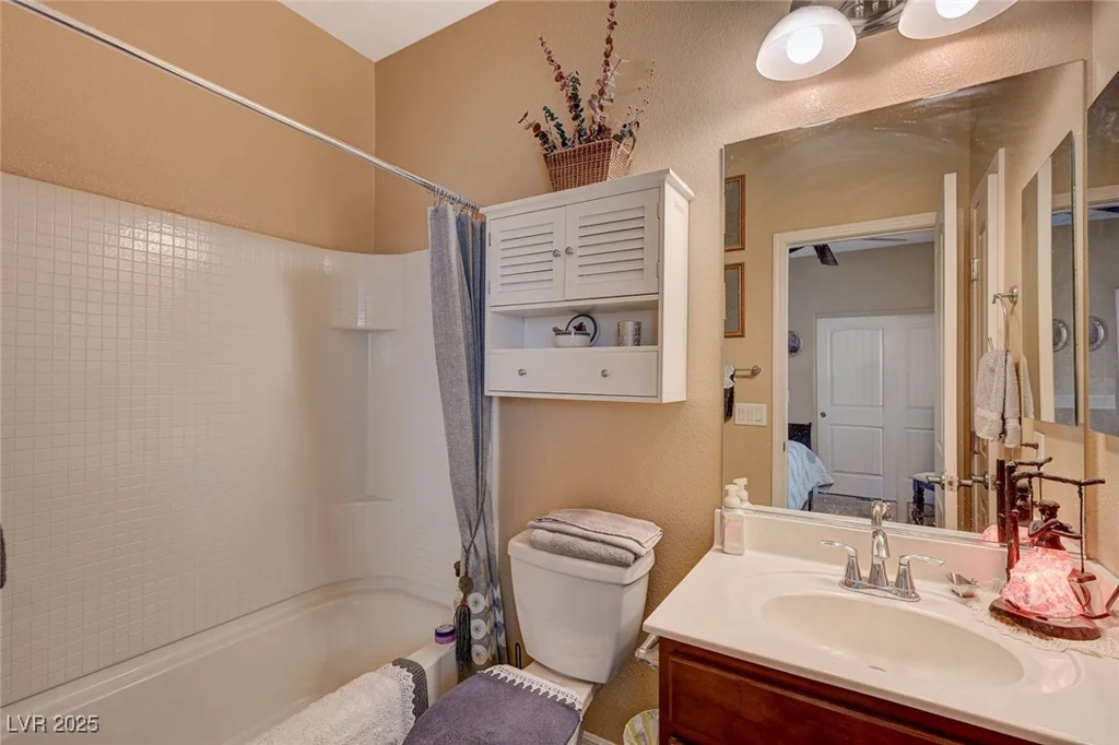7815 Red Rock Ridge, Las Vegas, NV 89179
