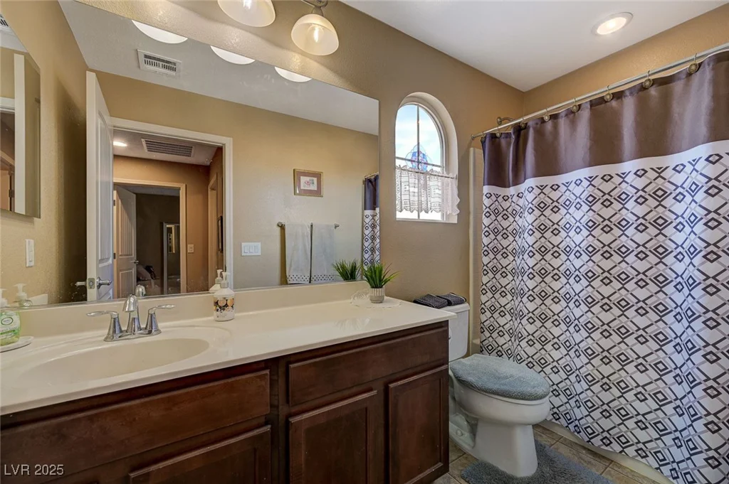 7815 Red Rock Ridge, Las Vegas, NV 89179