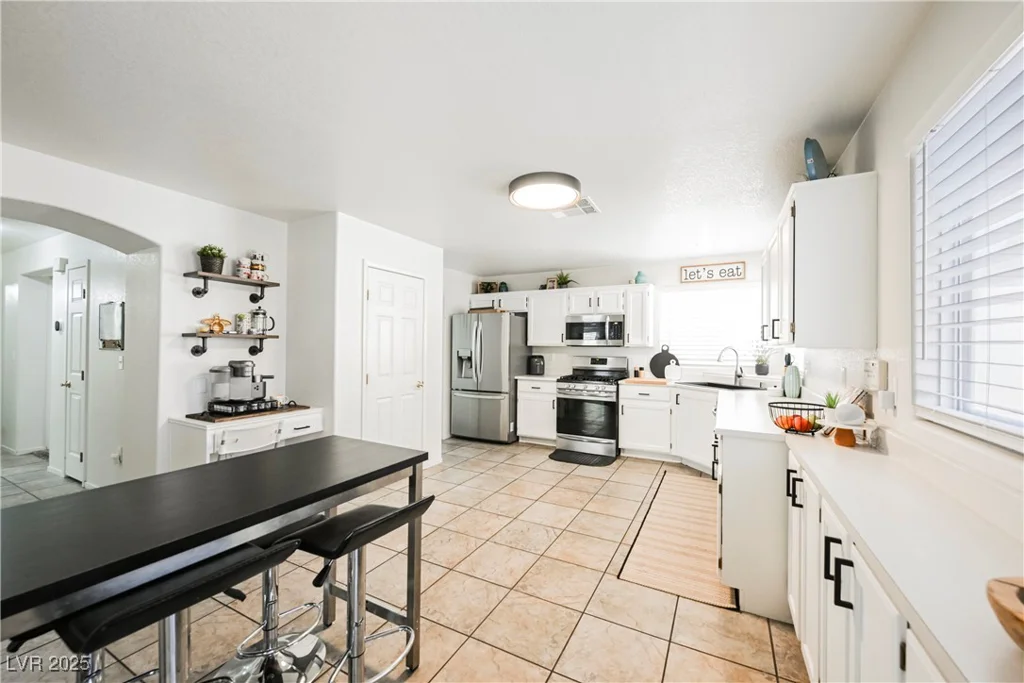 841 Glitter Glen, Las Vegas, NV 89123