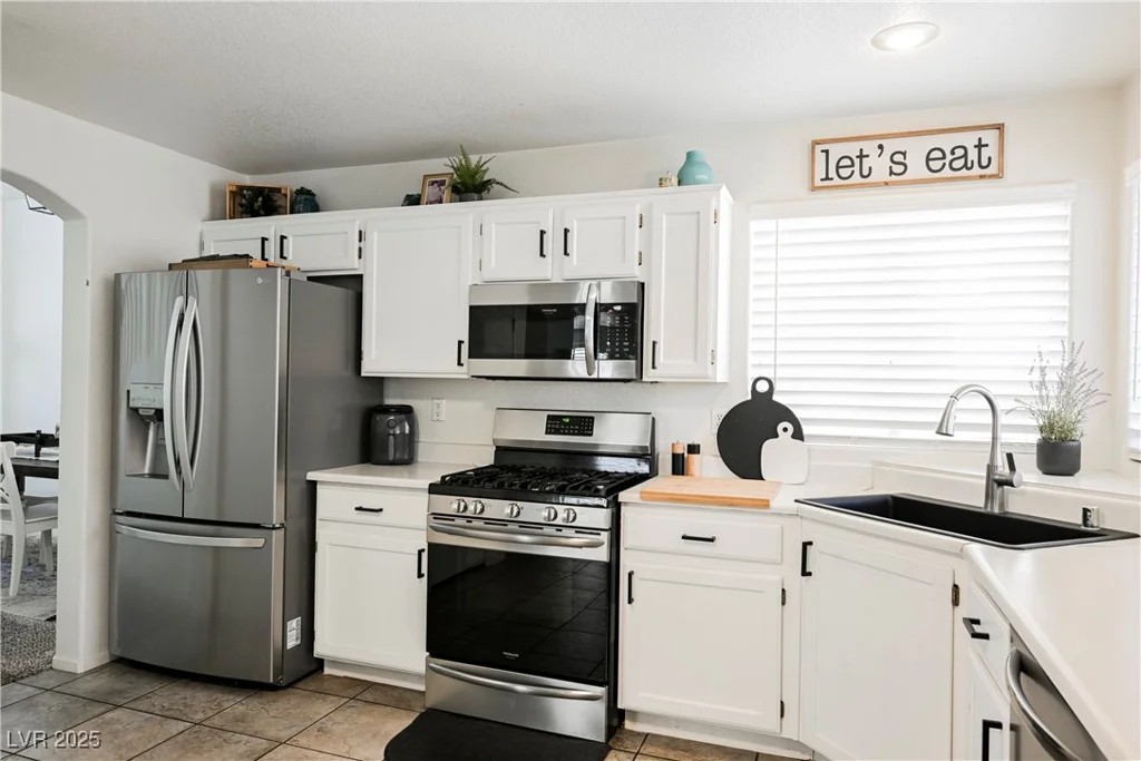 841 Glitter Glen, Las Vegas, NV 89123