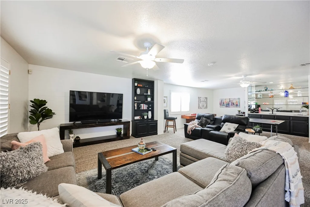 841 Glitter Glen, Las Vegas, NV 89123
