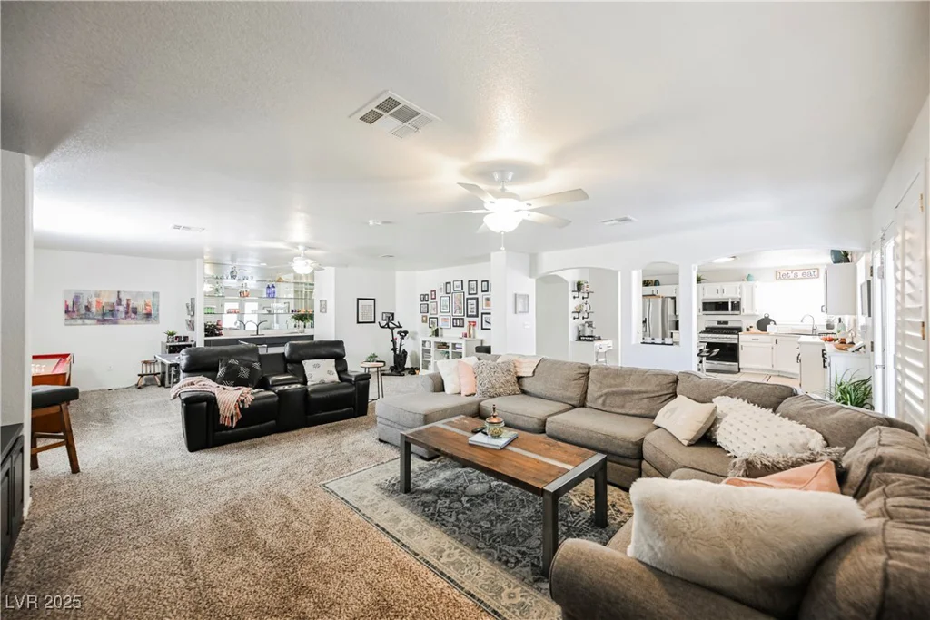 841 Glitter Glen, Las Vegas, NV 89123