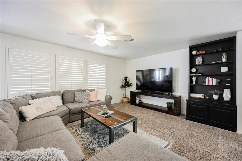 841 Glitter Glen, Las Vegas, NV 89123