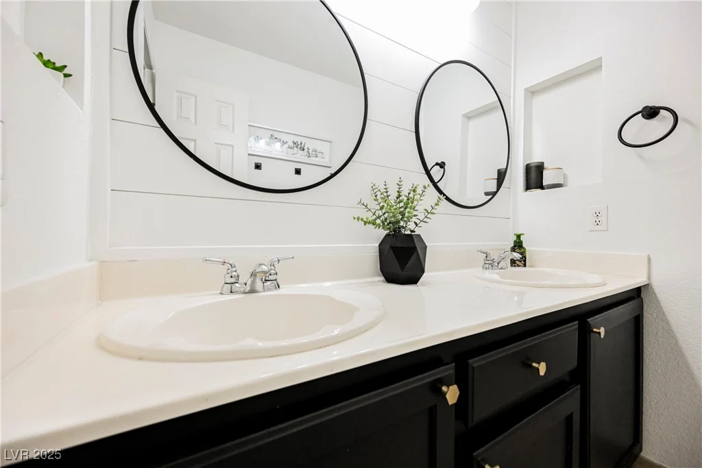 841 Glitter Glen, Las Vegas, NV 89123
