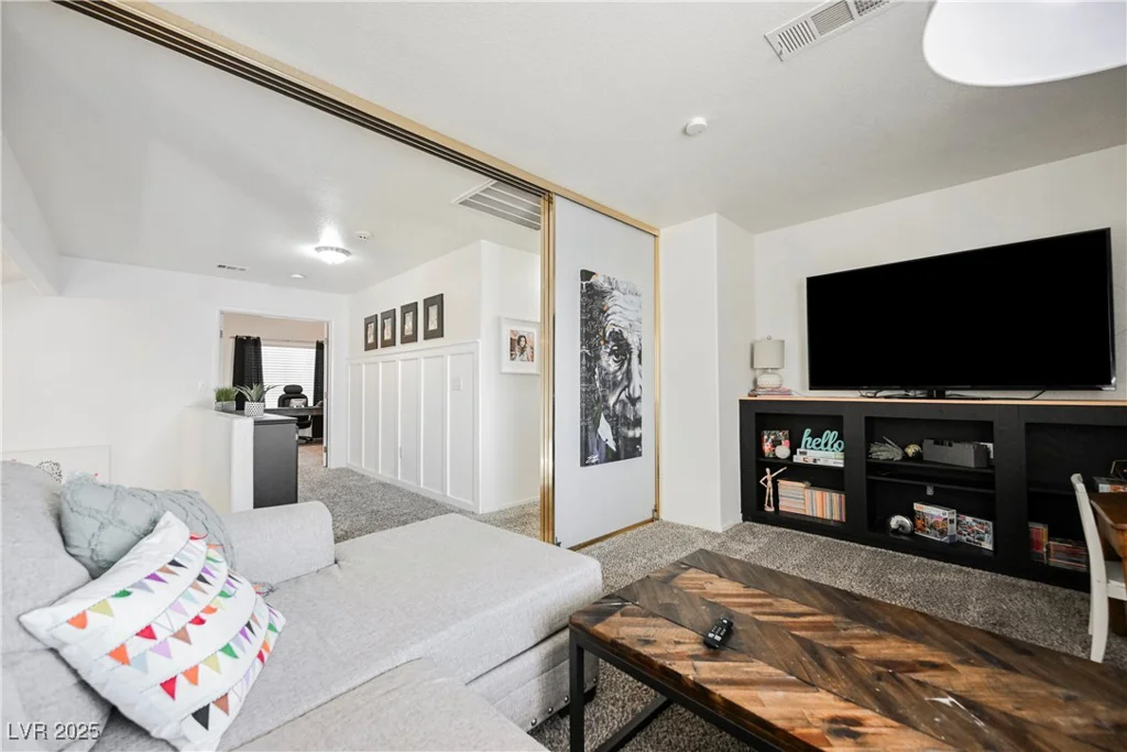 841 Glitter Glen, Las Vegas, NV 89123