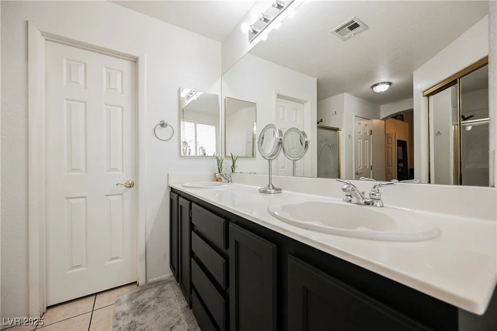 841 Glitter Glen, Las Vegas, NV 89123