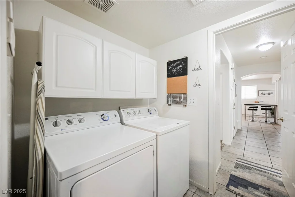 841 Glitter Glen, Las Vegas, NV 89123