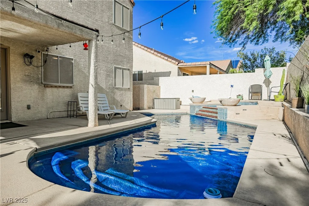 841 Glitter Glen, Las Vegas, NV 89123