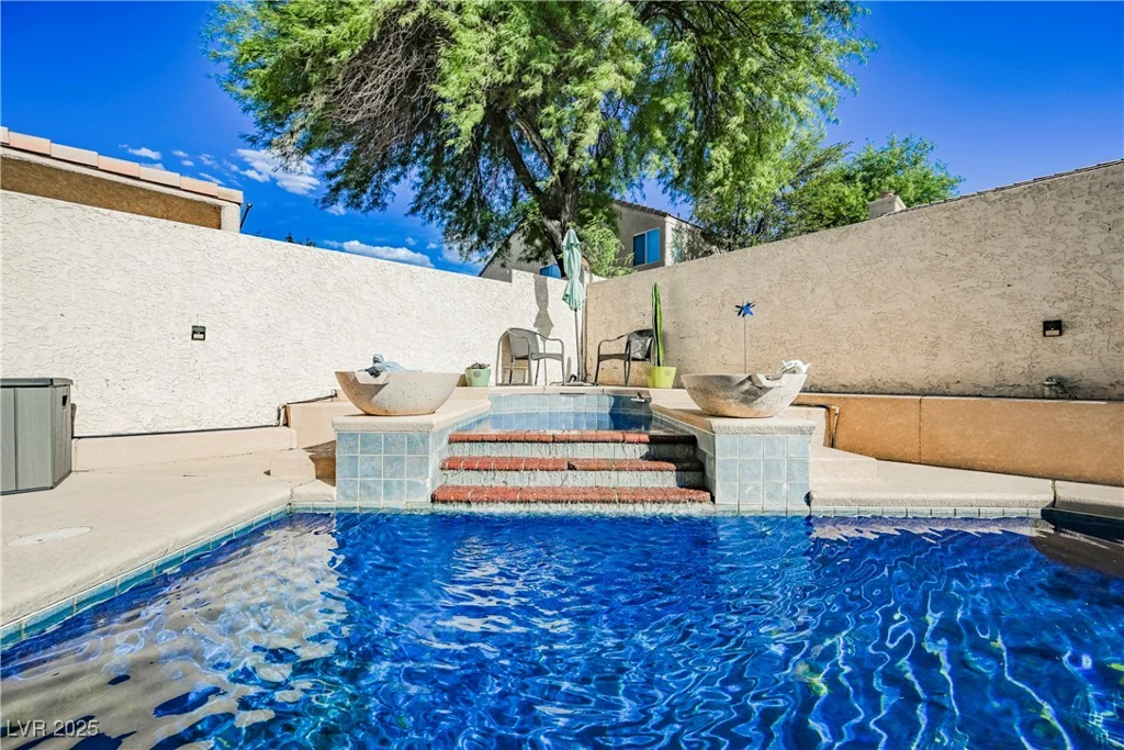 841 Glitter Glen, Las Vegas, NV 89123