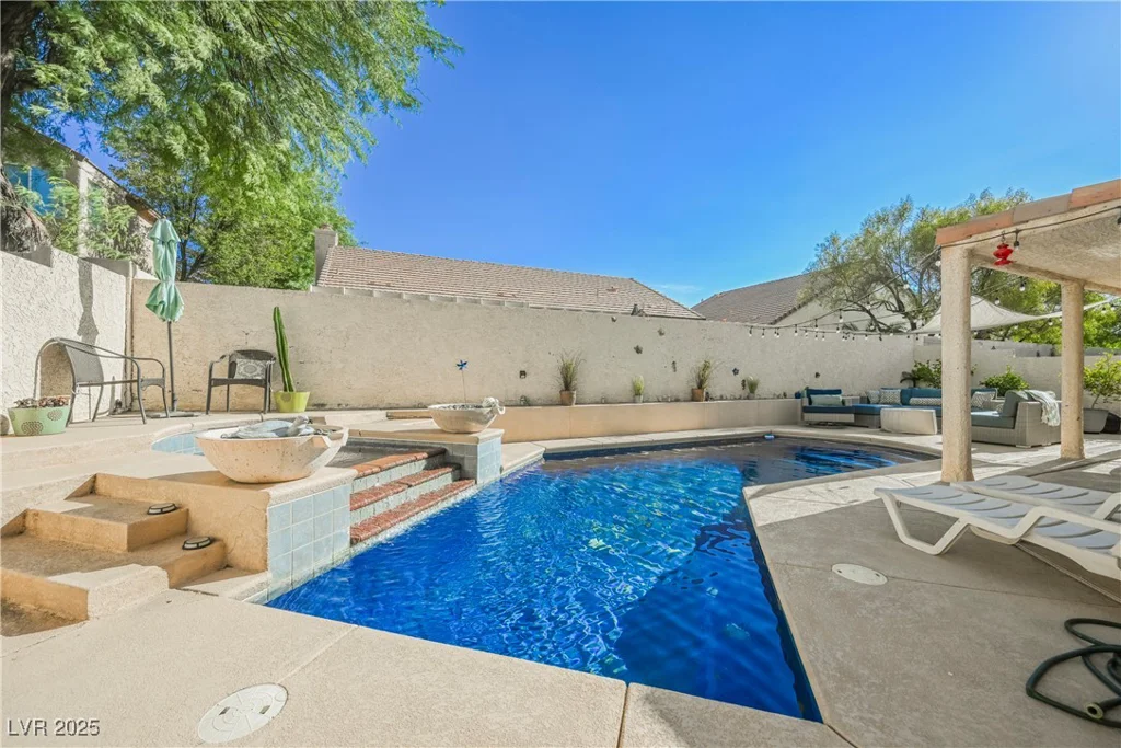 841 Glitter Glen, Las Vegas, NV 89123