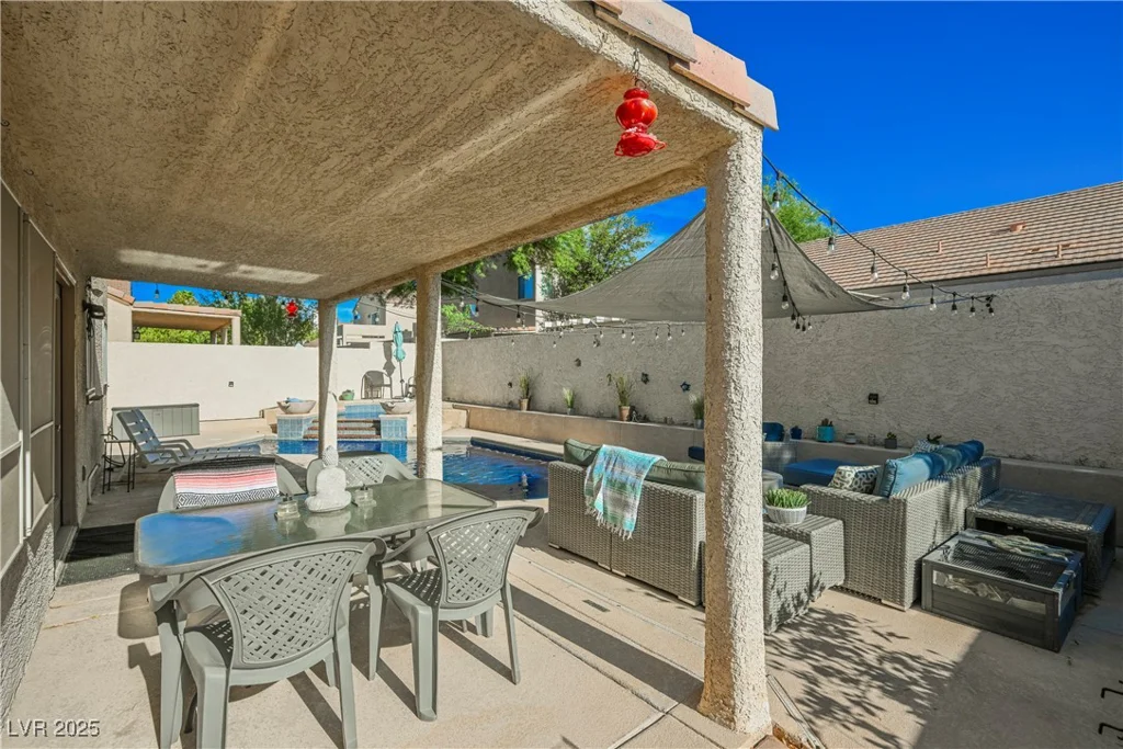841 Glitter Glen, Las Vegas, NV 89123
