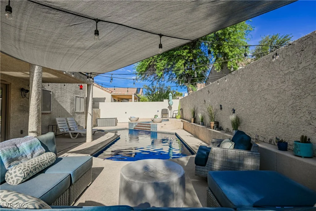 841 Glitter Glen, Las Vegas, NV 89123