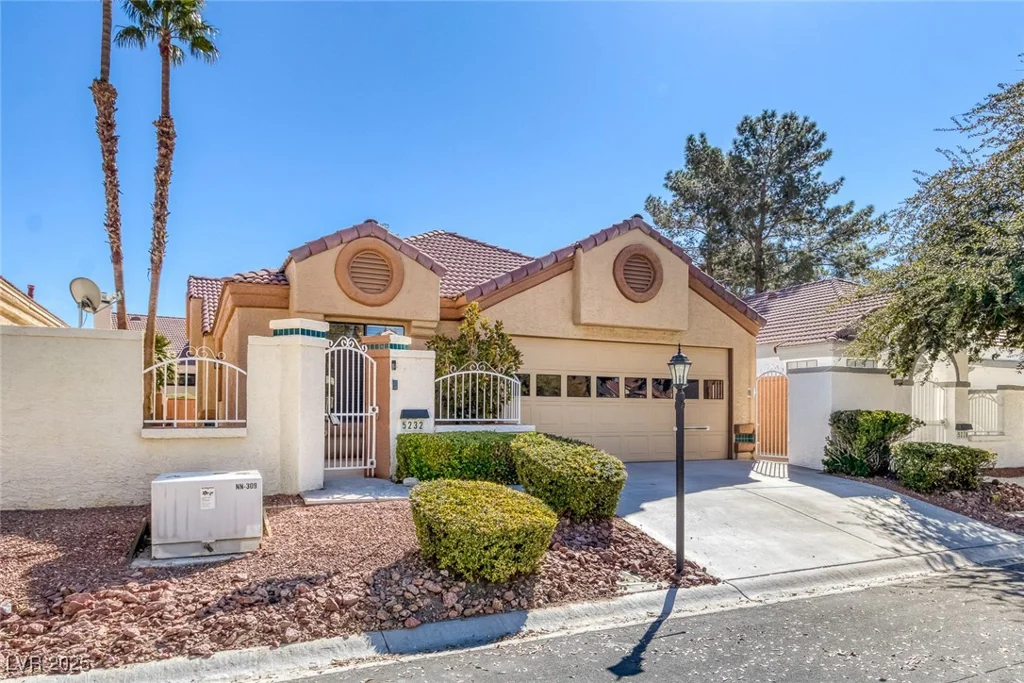 5232 Crooked River, Las Vegas, NV 89149