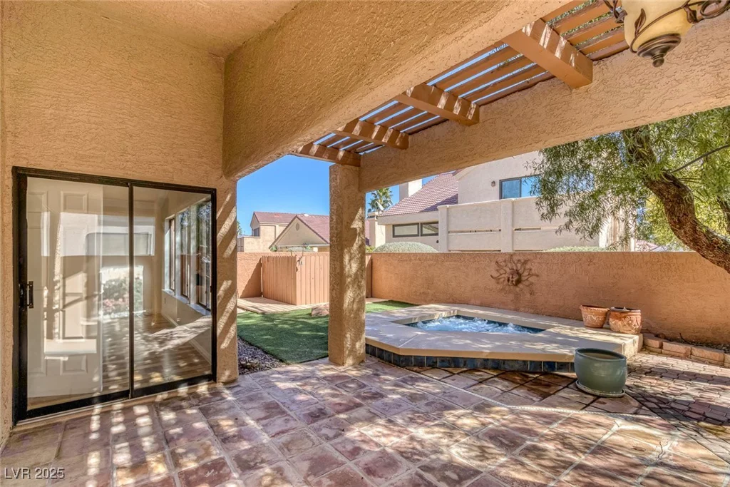 5232 Crooked River, Las Vegas, NV 89149