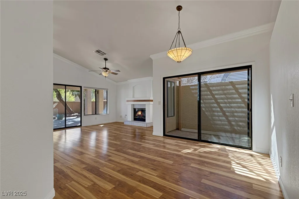 5232 Crooked River, Las Vegas, NV 89149