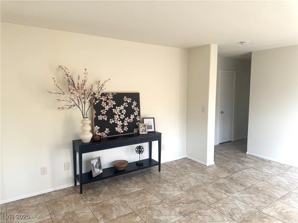11057 Desert Dove, Las Vegas, NV 89144