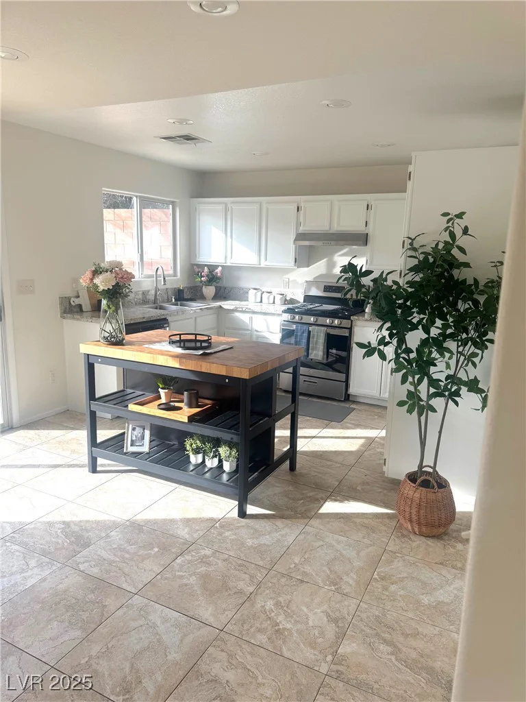 11057 Desert Dove, Las Vegas, NV 89144