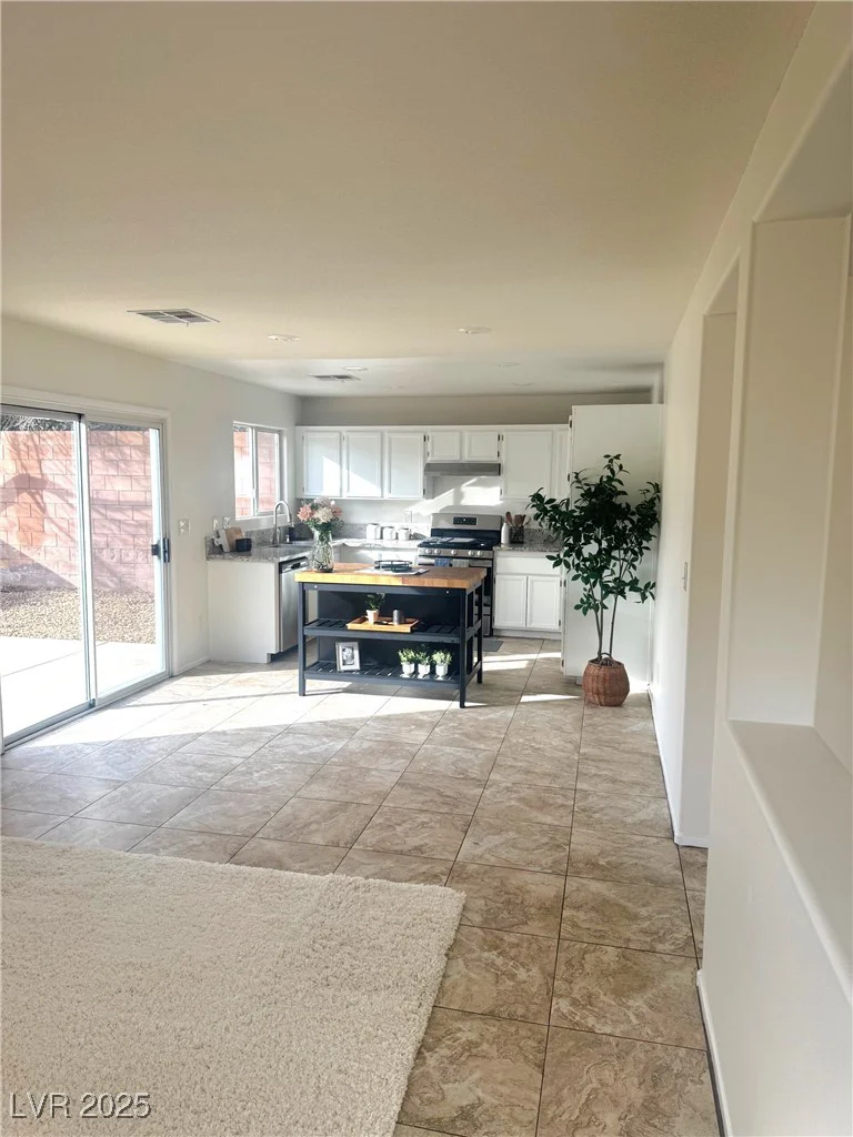 11057 Desert Dove, Las Vegas, NV 89144