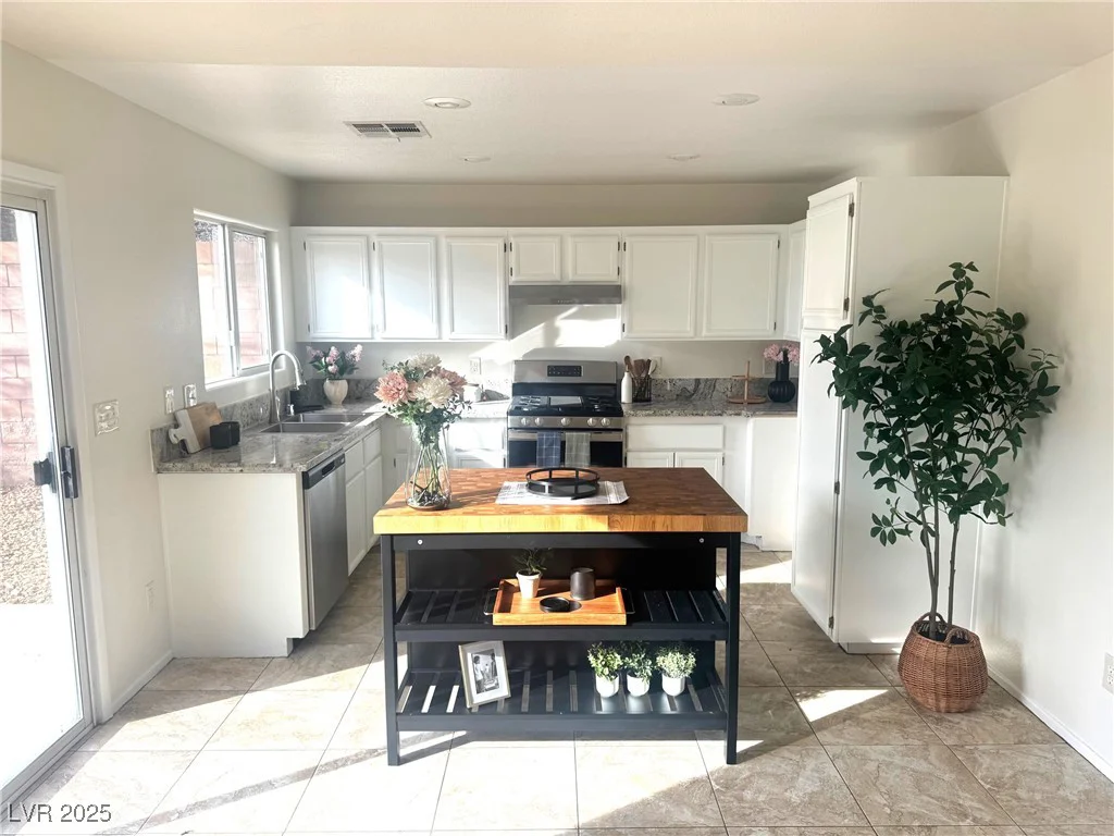 11057 Desert Dove, Las Vegas, NV 89144