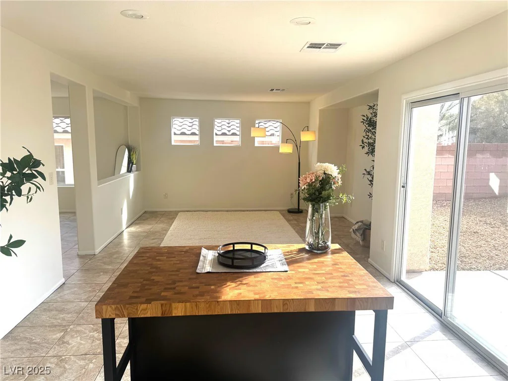 11057 Desert Dove, Las Vegas, NV 89144