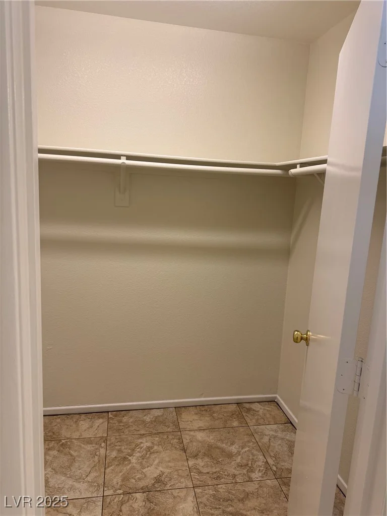 11057 Desert Dove, Las Vegas, NV 89144