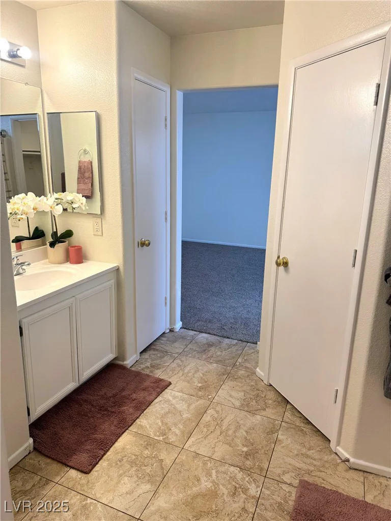 11057 Desert Dove, Las Vegas, NV 89144