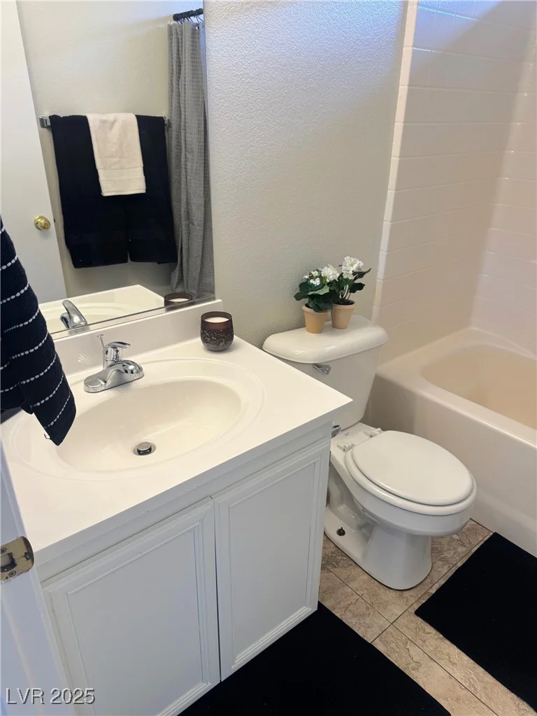 11057 Desert Dove, Las Vegas, NV 89144